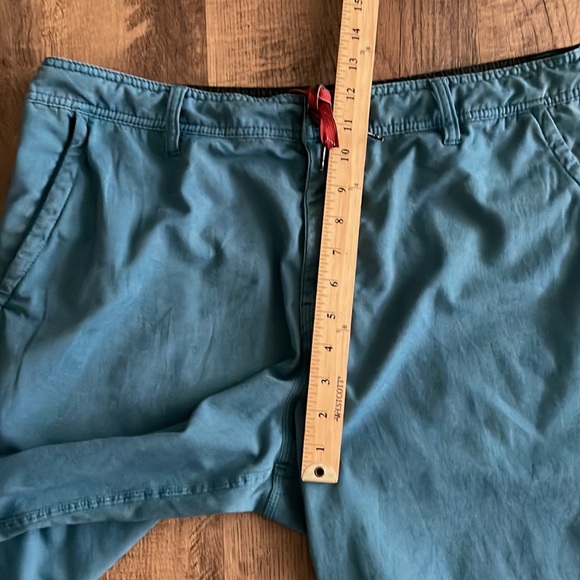 O’Neill Men’s Hybrid shorts Size 36 in Blue with front and back zipper pockets - Picture 8 of 12
